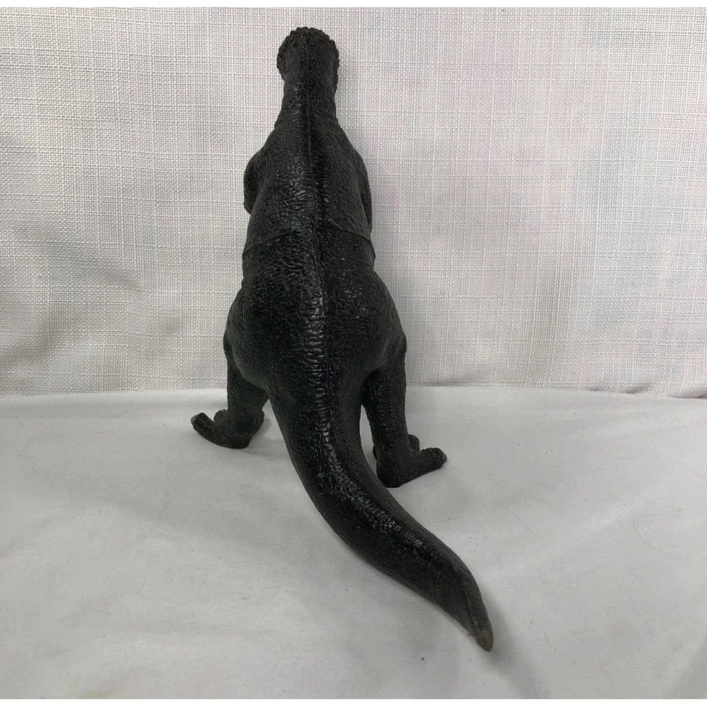 Vintage 1996 Halosaurus Pachycephalosaurus Dinosaur Figure 8.5 Inch Purple Head